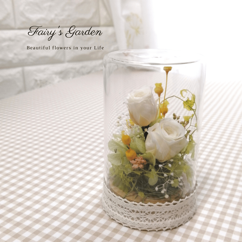 プリザーブドフラワーのガラスボトルガーデン | フラワーアレンジ