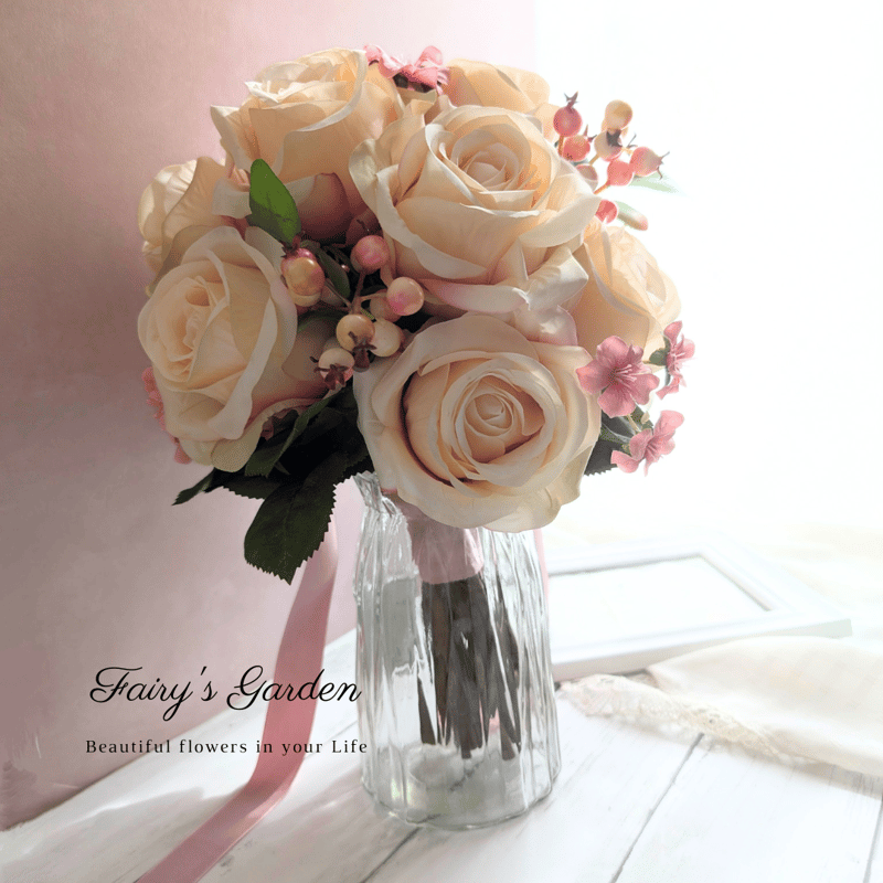 永遠の約束を込めたクリーム色のダズンローズブーケ 造花 インテリア