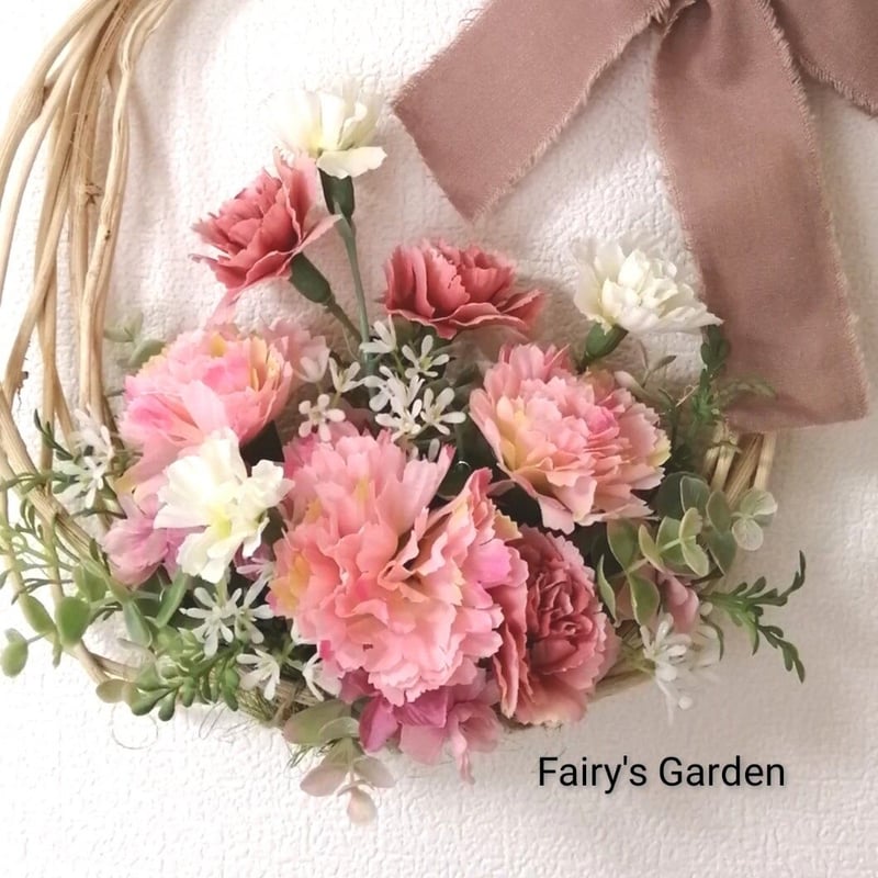 カーネーションの花かご風リース | フラワーアレンジショップ・Fairy's