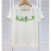 レディースTシャツ☆ブルーベリーの花とシマエナガ