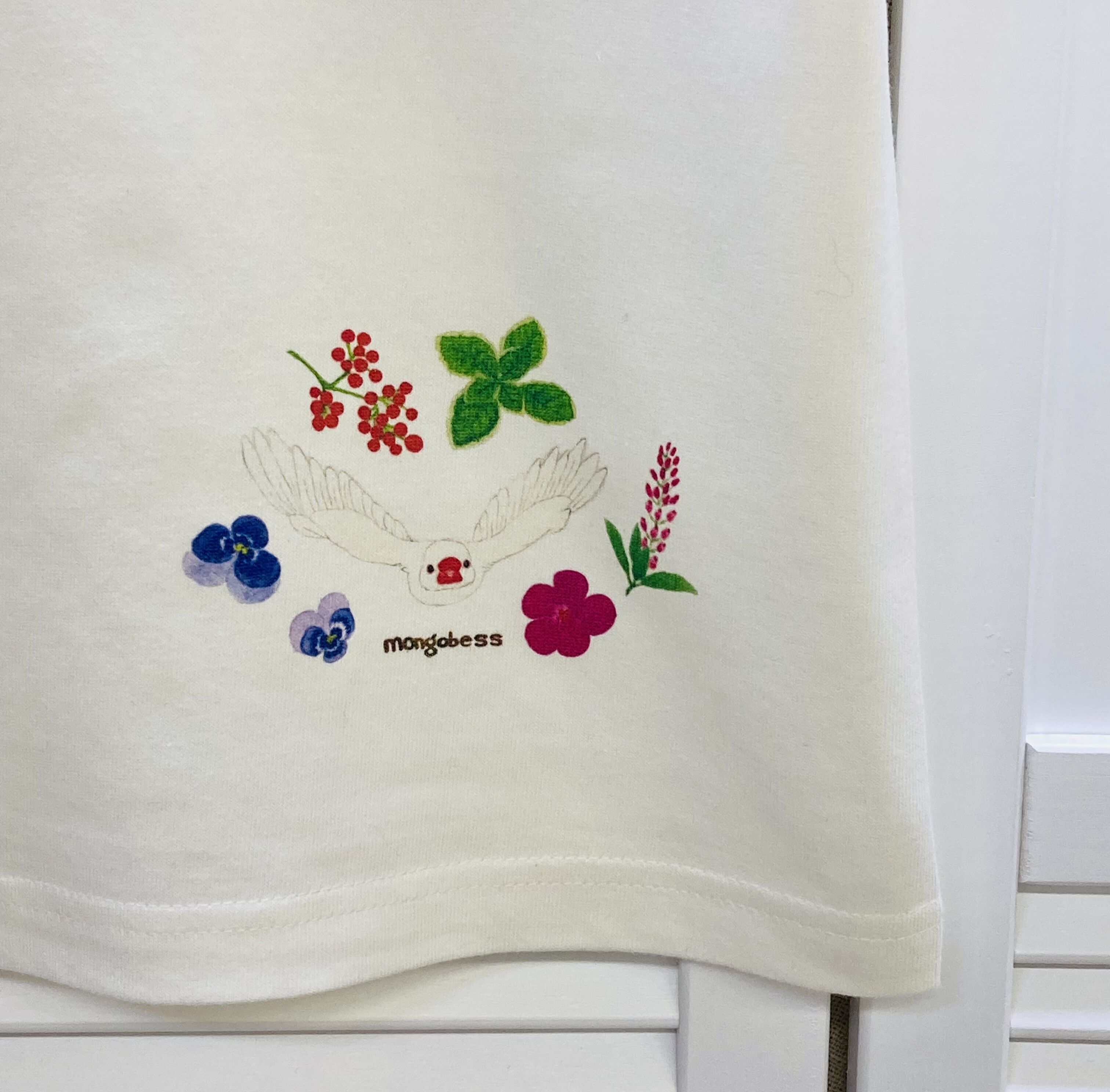 レディースTシャツ☆ボタニカルことりシリーズ☆草花と文鳥 | mongobess