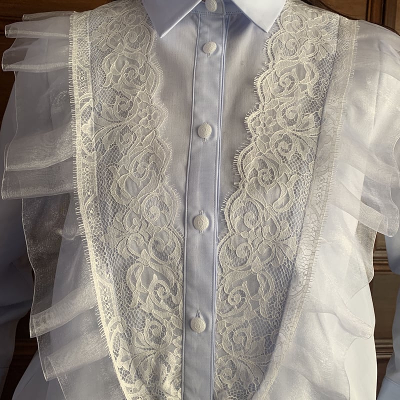 オーガンジーフリルシャツブラウス サックス（4084） | ANANAS & Lamuette