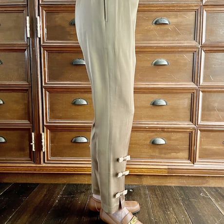 裾リボンテーパードパンツ　アイボリー