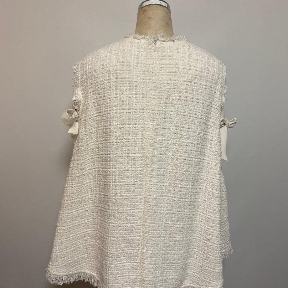 6892e56b4e941c3a672afeb7