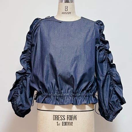 ANANAS アナナス未使用チュールレースのブラウス定価49000円 ANANAS アナナス未使用チュールレースのブラウス定価49000円