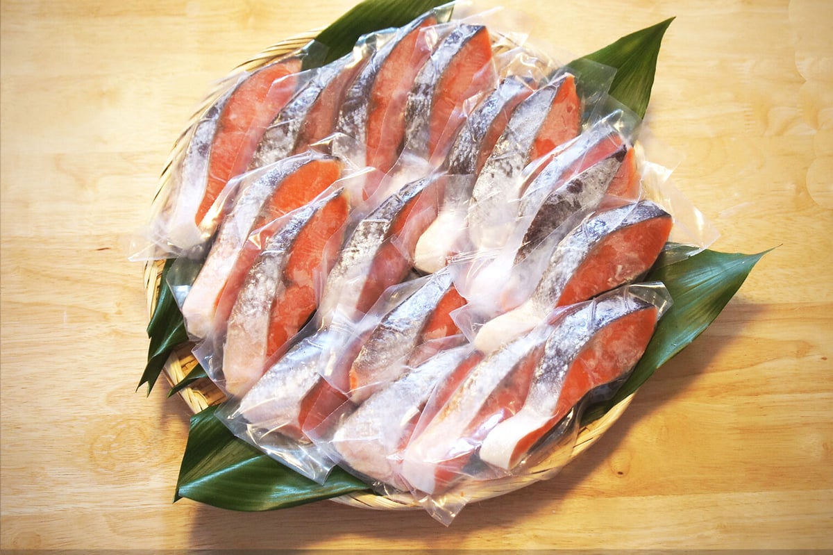 定期便】鮭切身三昧（ぎんざけ）（17切×約80g） | かねちょう水産