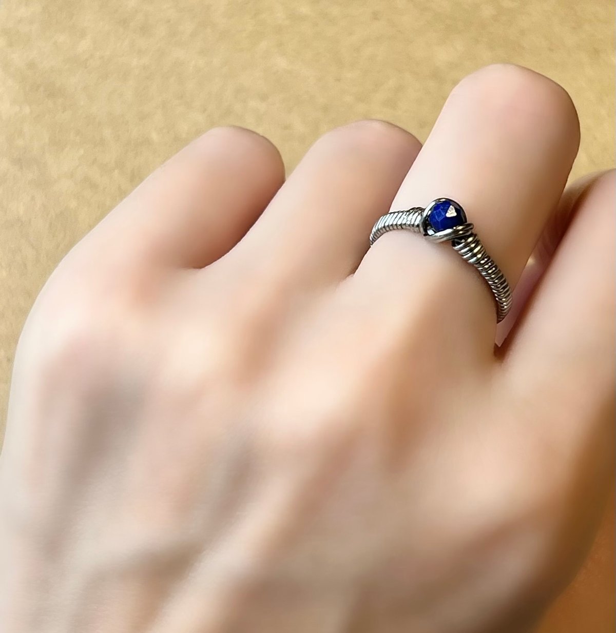 サージカルステンレス（SUS316L）製ラピスラズリのリング | myu_wire