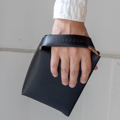 ハンドルポーチ　HANDLE POUCH / BLACK