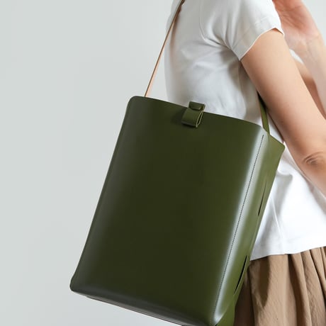 A4マルチトート  BOCHS / MOSS