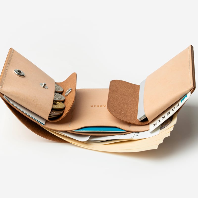 しっかり入ってコンパクトな財布 TRI-FOLD WALLET / NATURAL [限定色]