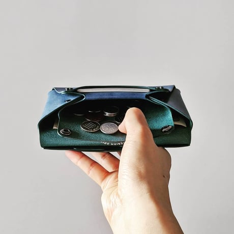 コンパクト設計の長財布　LONG WALLET / BLUE