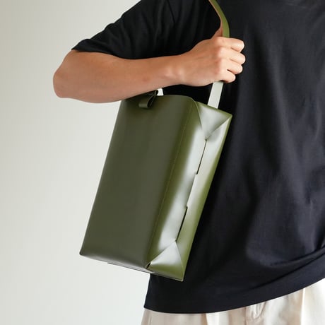 A4マルチトート  BOCHS / MOSS