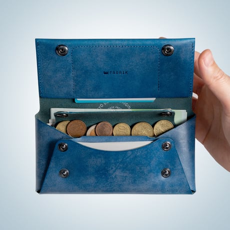 コンパクト設計の長財布　LONG WALLET / BLUE