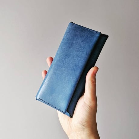 コンパクト設計の長財布　LONG WALLET / BLUE