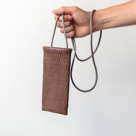フィットするポーチ　MESH / CHOCOLATE