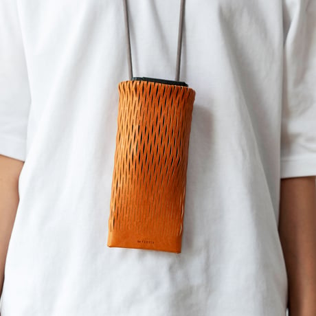 フィットするポーチ　MESH / BRICK RED