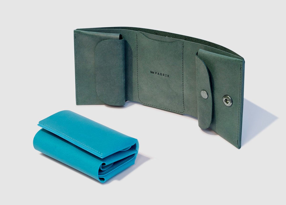 しっかり入ってコンパクトな財布 TRI-FOLD WALLET / CAMEL | fabrik
