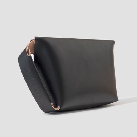 ハンドルポーチ　HANDLE POUCH / BLACK
