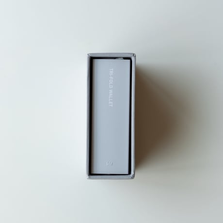 しっかり入ってコンパクトな財布　TRI-FOLD WALLET / BLACK
