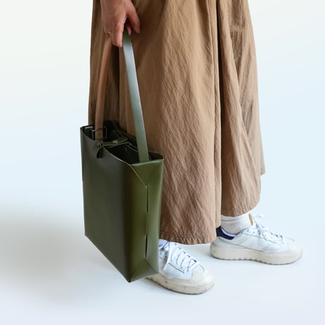 A4マルチトート  BOCHS / MOSS