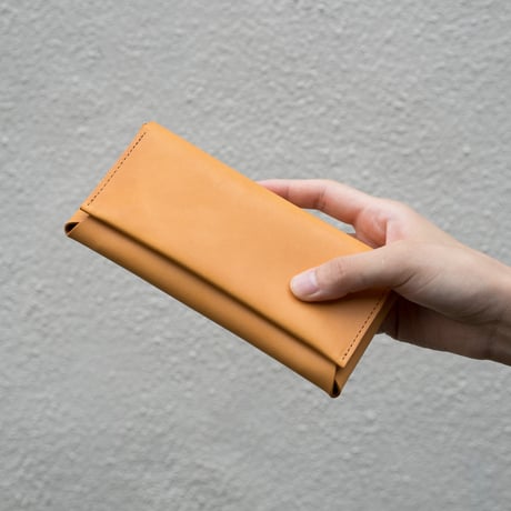コンパクト設計の長財布　LONG WALLET / CAMEL