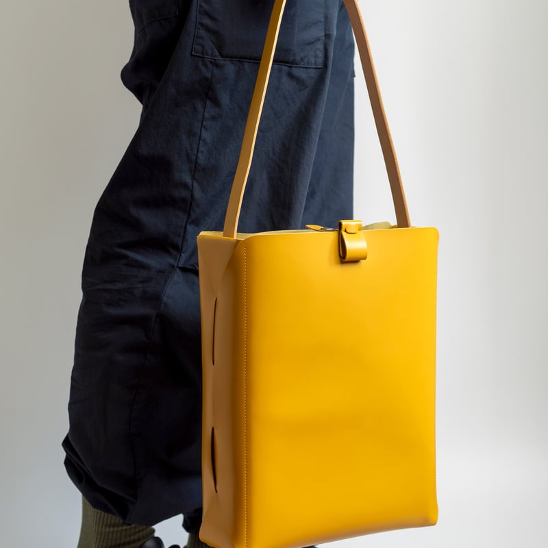 A4マルチトート BOCHS / MUSTARD | fabrik A4マルチトート BOCHS / MUSTARD | fabrik