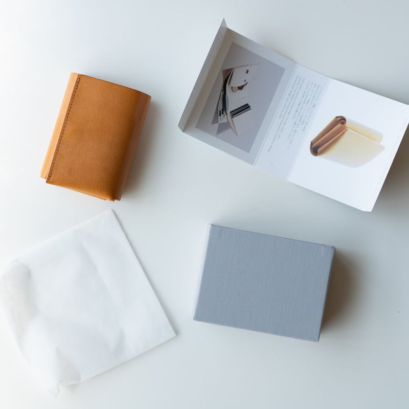 しっかり入ってコンパクトな財布 TRI-FOLD WALLET / ICE WHITE | f