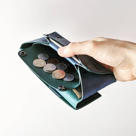 コンパクト設計の長財布　LONG WALLET / BLUE