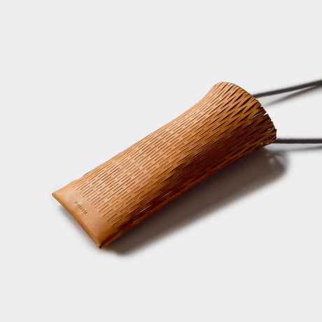 フィットするポーチ　MESH / CAMEL