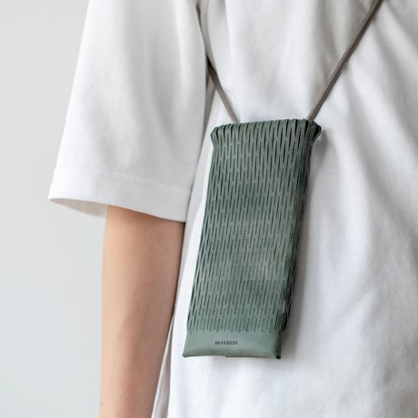 フィットするポーチ　MESH / DARK GREEN