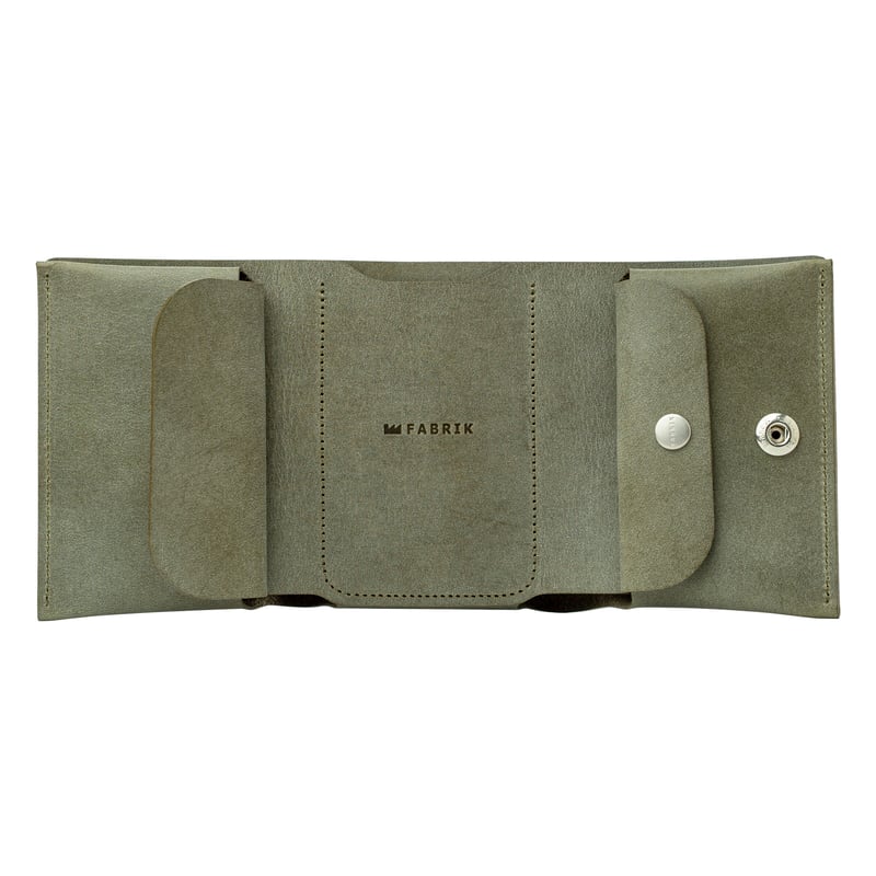しっかり入ってコンパクトな財布 TRI-FOLD WALLET / OLIVE [限定 しっかり入ってコンパクトな財布 TRI-FOLD WALLET / OLIVE [限定
