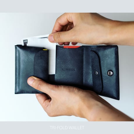 しっかり入ってコンパクトな財布　TRI-FOLD WALLET / BLACK
