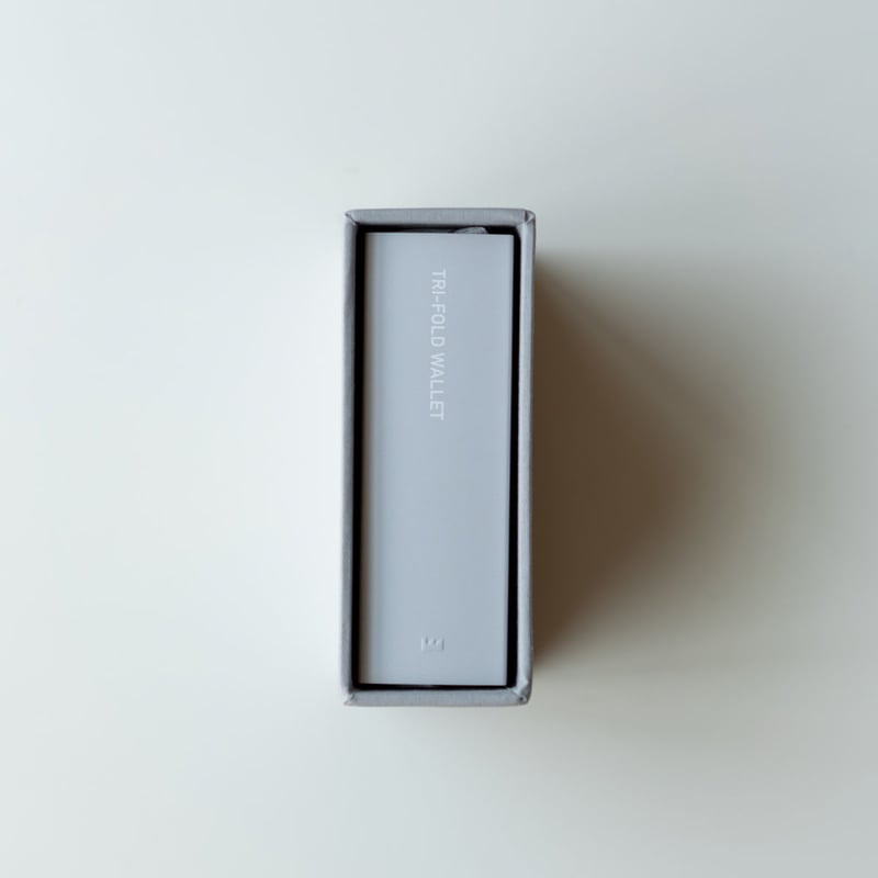 しっかり入ってコンパクトな財布 TRI-FOLD WALLET / ICE WHITE | f