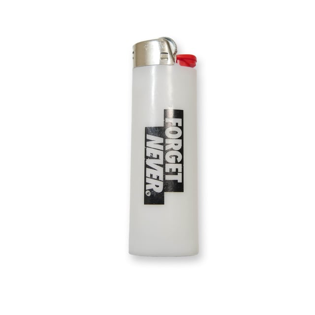 BOX LOGO BIC CIGARETTE LIGHTER 【 WHITE 】