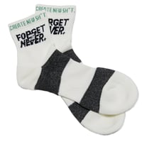 フィルインソックス×FORGET NEVER コラボソックス (WHITE)