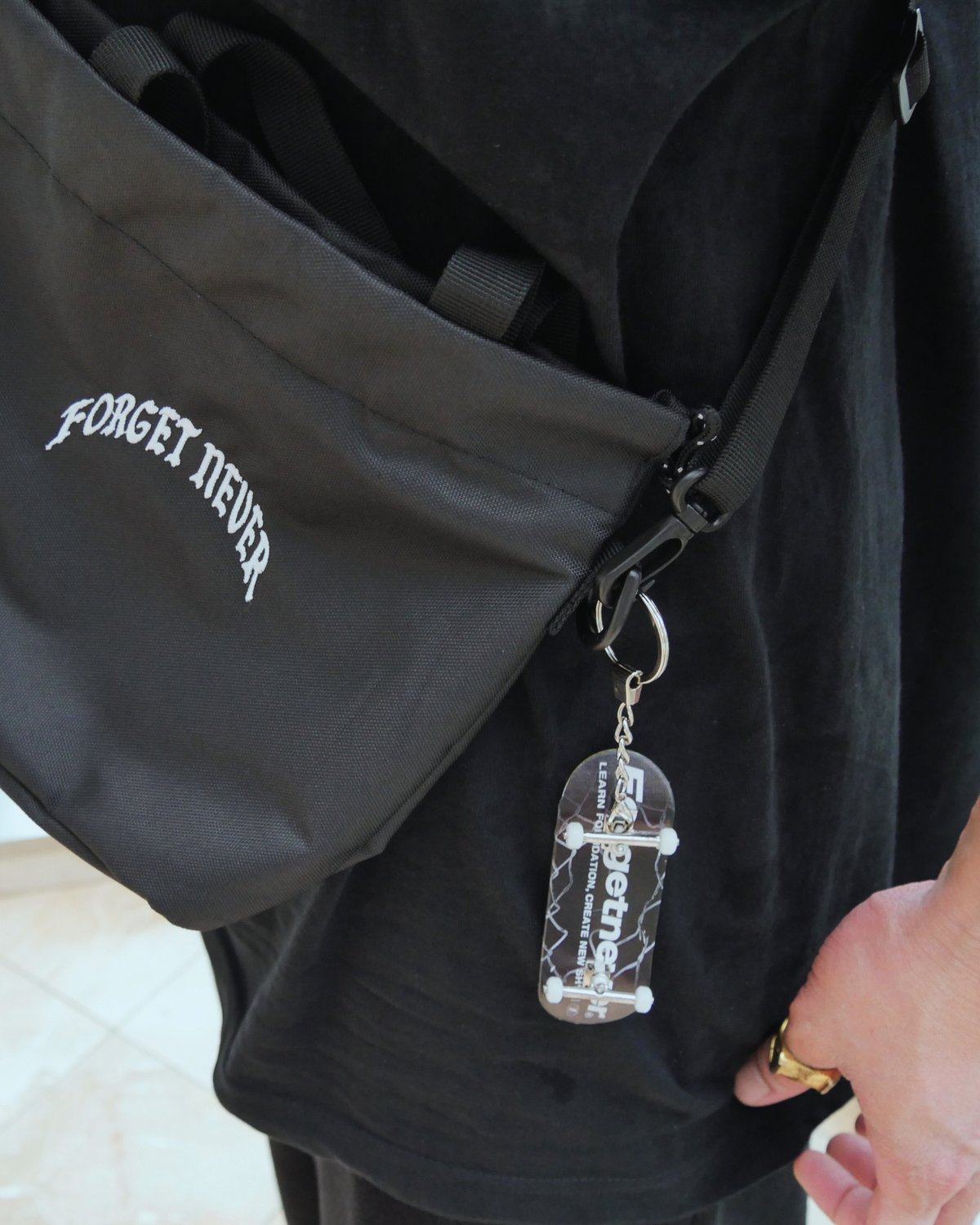 UAG x FORGET NEVER コラボ スケートボードデッキ PRO COMPLETE / FORGET NEVER × UAG F.B 】MAKE OR BREAK” 指