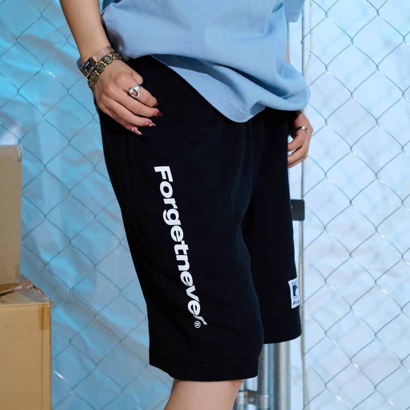 LOGO SWEAT SHORTS (BLACK) | FORGET NEVER CLOTHING.