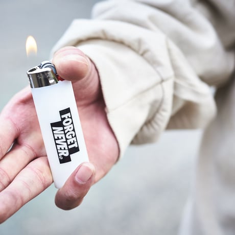 BOX LOGO BIC CIGARETTE LIGHTER 【 WHITE 】