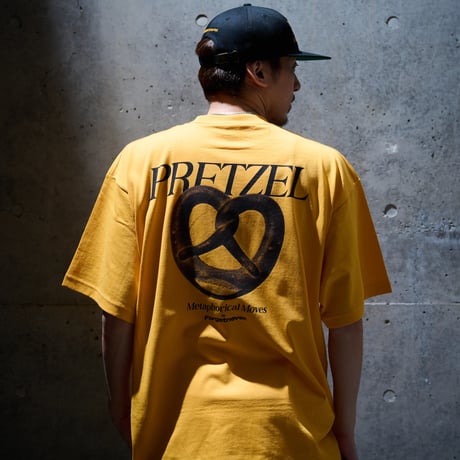 METAPHORICAL MOVES T-SHIRTS"PRETZEL"(GOLD)