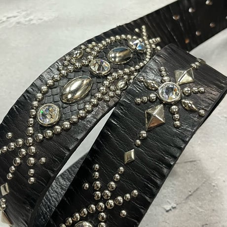 【 42mm Width Vintage Leather Guitar Strap / Vintage Spots Design 002（Black）】（SUGIZO Model）