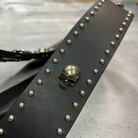 【 50mm Width Hard Leather Guitar Strap / Side Round & Six Skull Spots Design 】