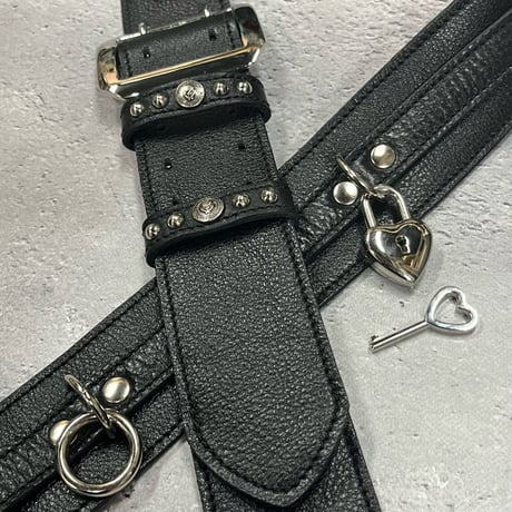 【 50mm Width Soft Leather Guitar Strap / Ring & Heart Key Design 】