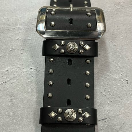 【 50mm Width Hard Leather Guitar Strap / Side Round & Six Skull Spots Design 】