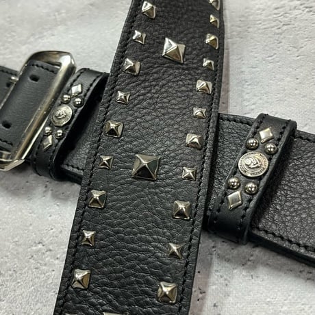 【 50mm Width Soft Leather Guitar Strap / Side & Center Pyramid Spots Design 】