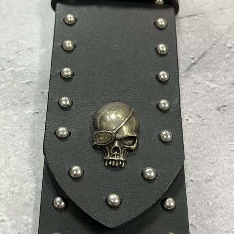 【 50mm Width Hard Leather Guitar Strap / Side Round & Six Skull Spots Design 】