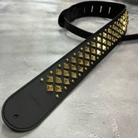 【 62mm Width Hard Leather Guitar Strap（Insert Adjustment Type）/ 12mm Pyramid Spots Laid Design 】