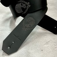 【 50mm Width Hard Leather Guitar Strap / Modern Pirates Six Skull Spots Design 】