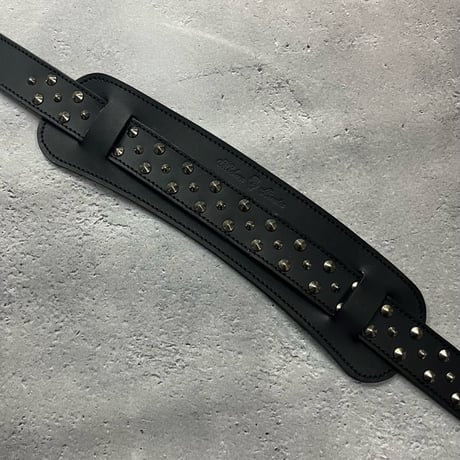【 30mm Width Hard Leather Guitar Strap / 2×1Row Conical Pyramid Spots Design 】