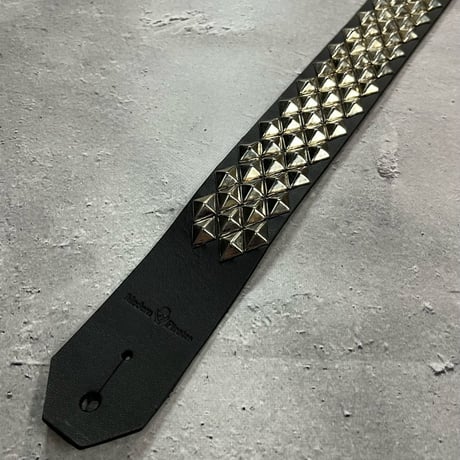 【 42mm Width Hard Leather Guitar Strap / 3×2Row Dia Pyramid Spots Design 】