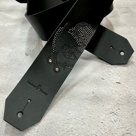 【 50mm Width Hard Leather Guitar Strap / Modern Pirates Skull Spots Design 】